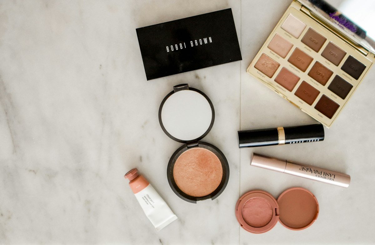 Makeup brushes and colour cosmetics